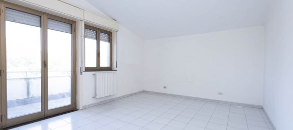 4-Zimmer Wohnung in Valverde, Italy, Nr. 293269 11