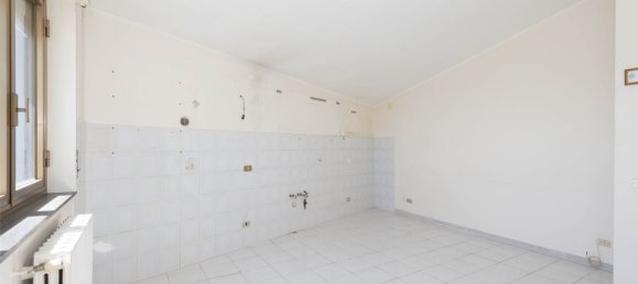 4-Zimmer Wohnung in Valverde, Italy, Nr. 293269 8