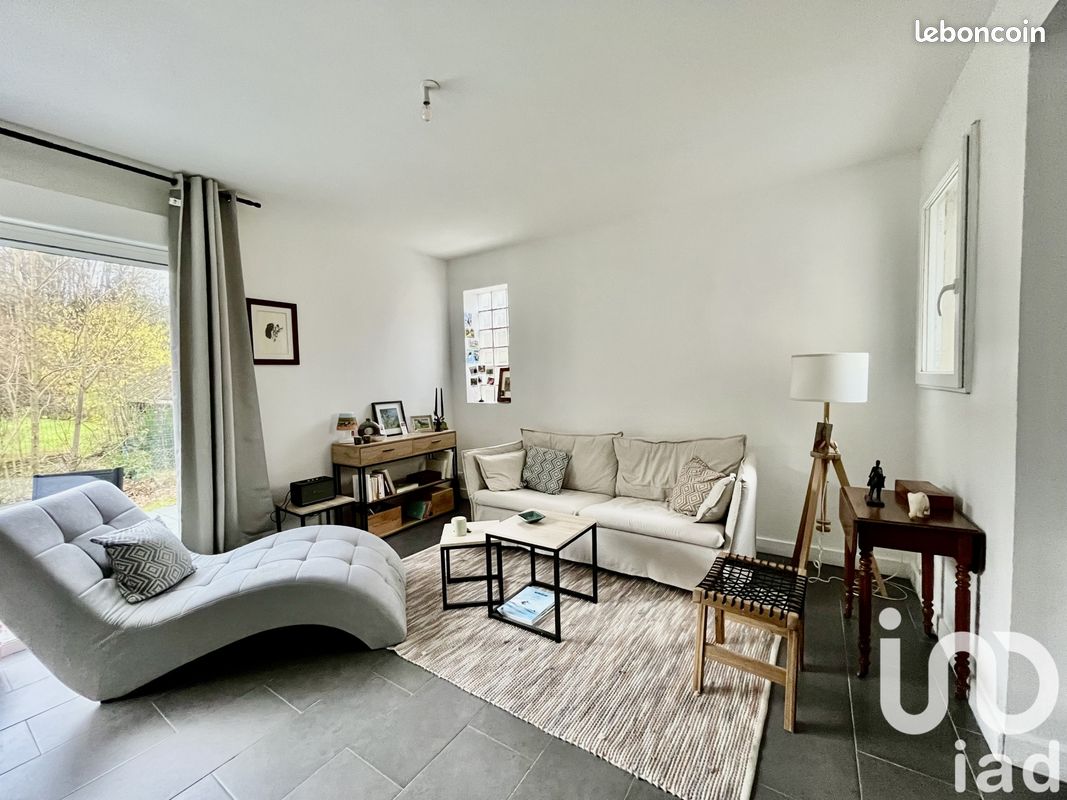 Casa de 2 habitaciónes en Monts, France No. 49370