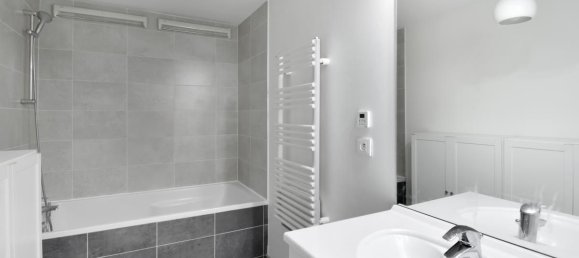 Apartamento de 3 dormitorios en La Garenne-Colombes, France No. 327446 7