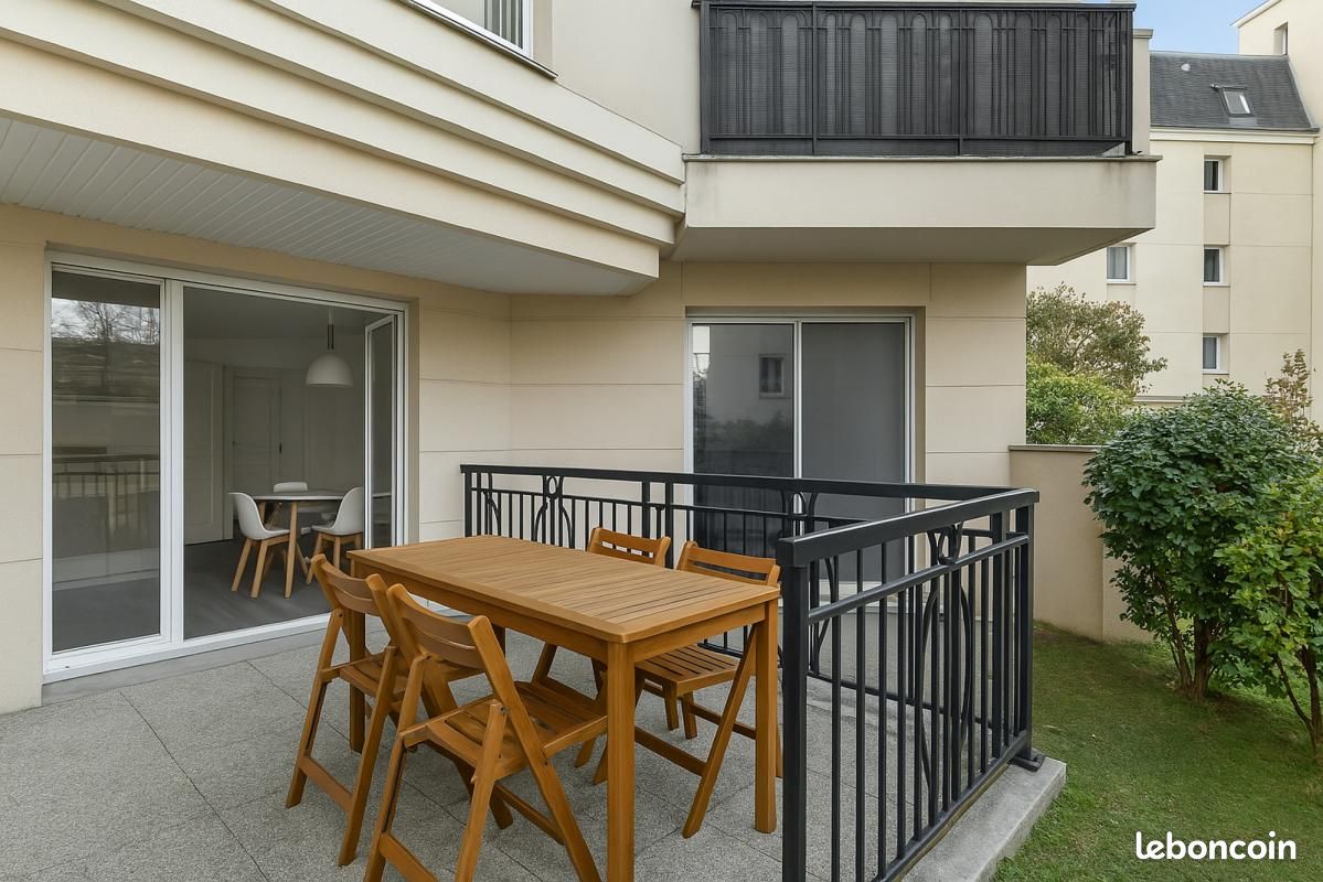 Apartamento de 3 dormitorios en La Garenne-Colombes, France No. 327446