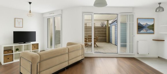 Apartamento de 3 dormitorios en La Garenne-Colombes, France No. 327446 2