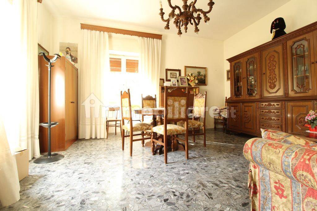 4 bedrooms Villa in Montopoli di Sabina, Italy No. 289803