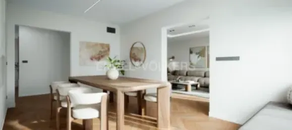 4 bedrooms Apartment in Eixample, Spain No. 185510 2