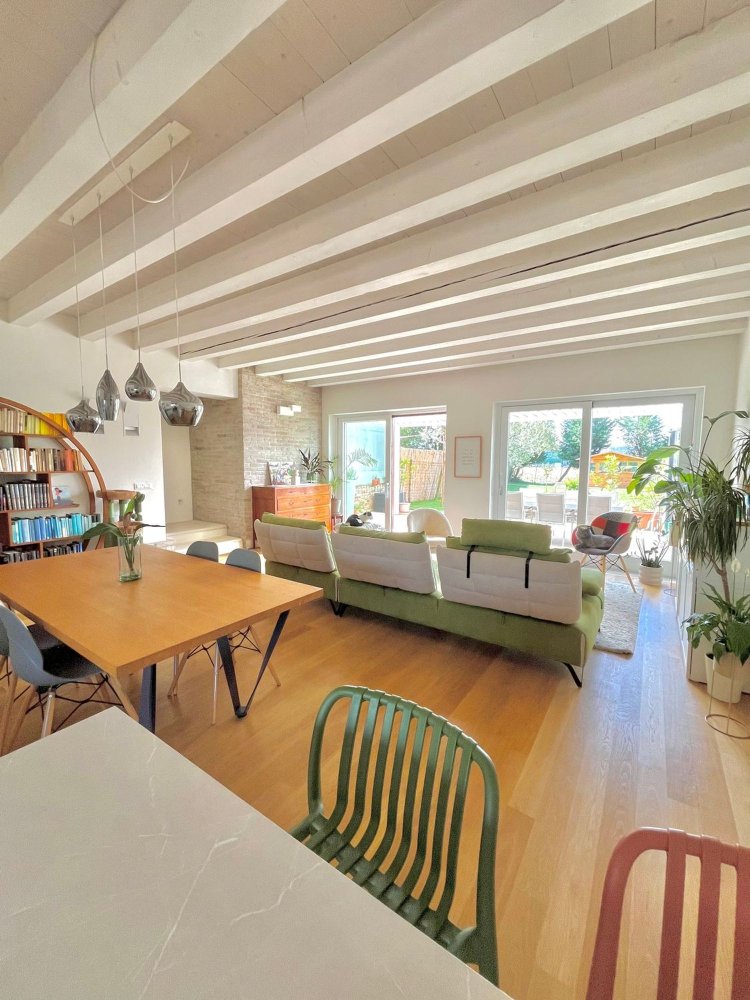 4 rooms House in Casier, Italy No. 278531