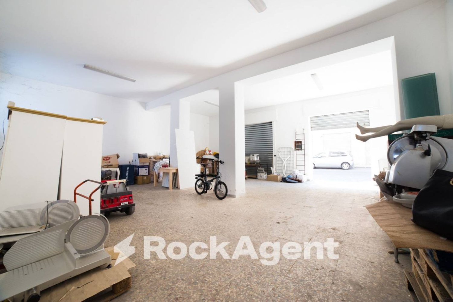 1-Zimmer Gewerbliche Immobilie in Acireale, Italy, Nr. 259468