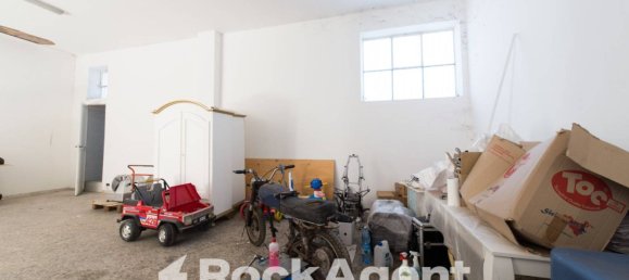 1-Zimmer Gewerbliche Immobilie in Acireale, Italy, Nr. 259468 9