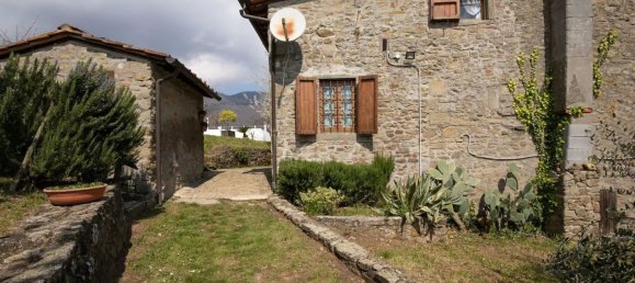 Casa de 5 habitaciónes en Pescia, Italy No. 298963 32