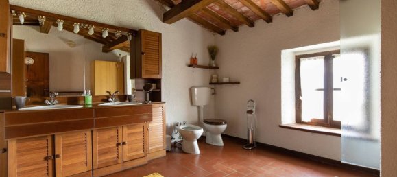 Casa de 5 habitaciónes en Pescia, Italy No. 298963 9