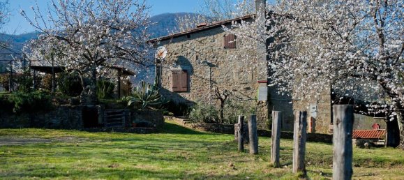 Casa de 5 habitaciónes en Pescia, Italy No. 298963 31