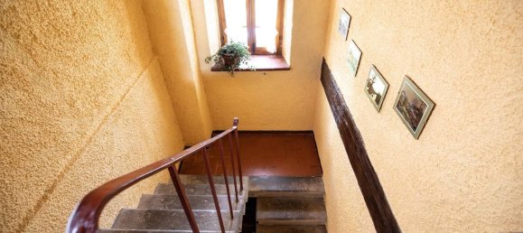 Casa de 5 habitaciónes en Pescia, Italy No. 298963 5