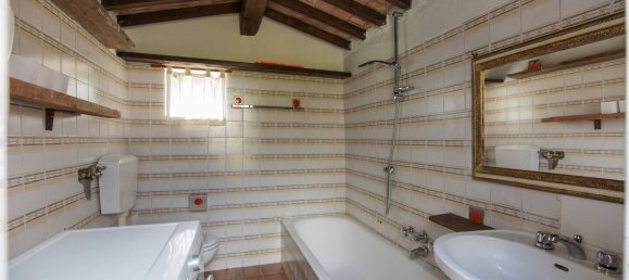 Casa de 5 habitaciónes en Pescia, Italy No. 298963 2