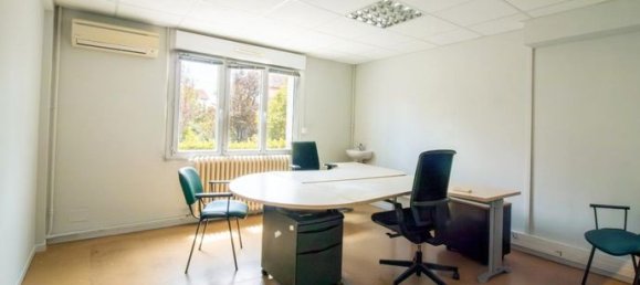779m² Office in Albi, France No. 300376 4