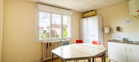 779m² Office in Albi, France No. 300376 6