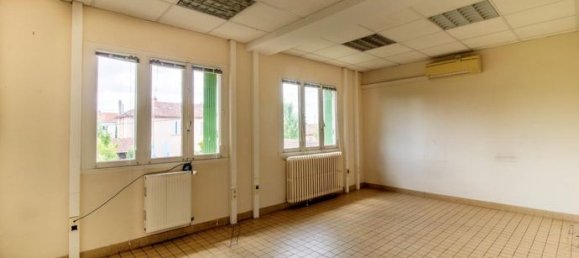 779m² Office in Albi, France No. 300376 13
