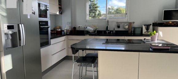 4 bedrooms House in Saint-Pryve-Saint-Mesmin, France No. 212074 2