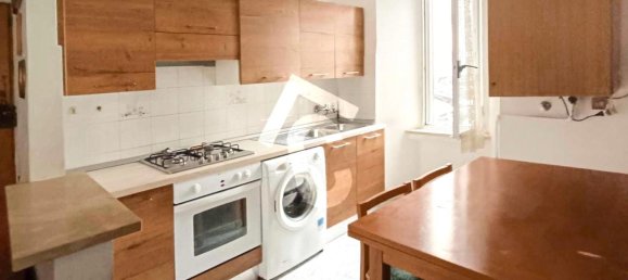 Квартира с 2 комнатами в Ези, Италия № 14636 2