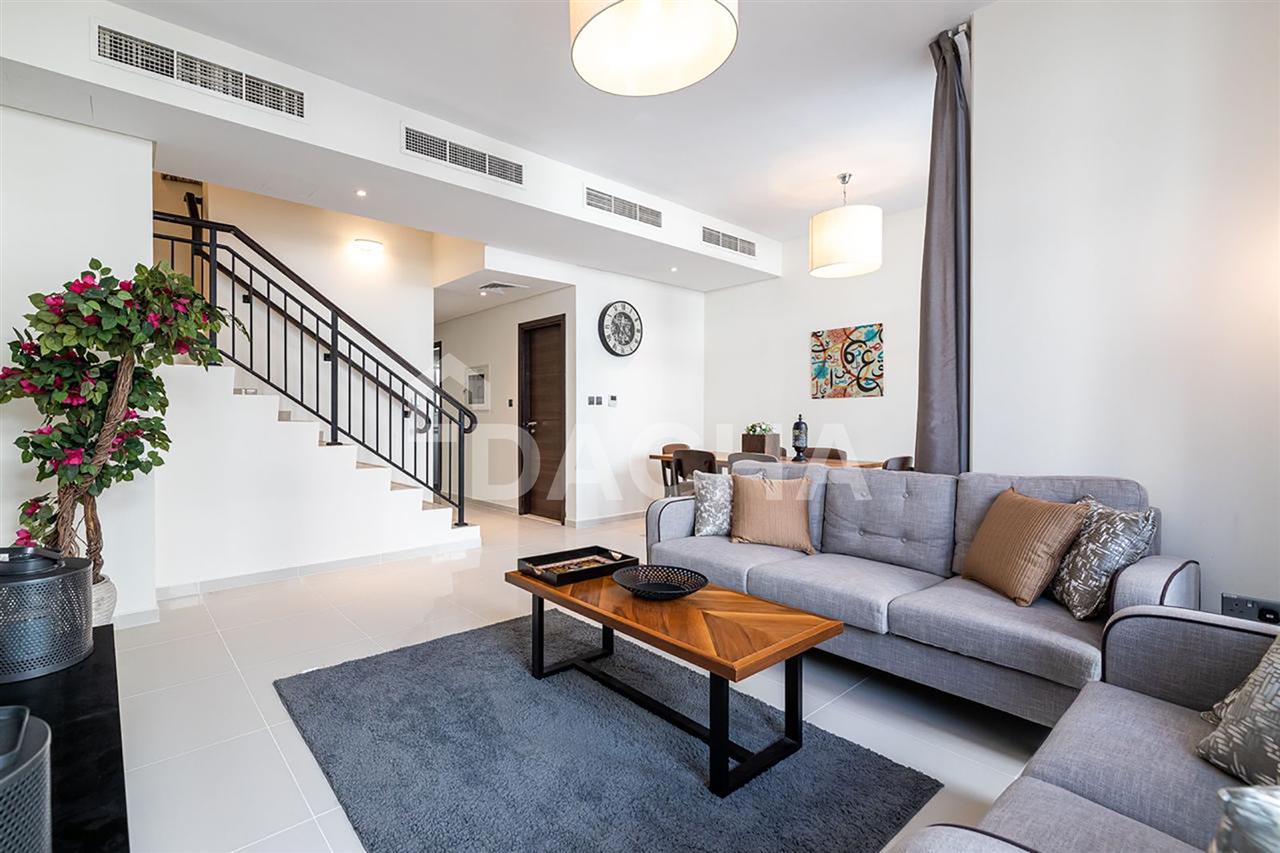 Adosado de 3 dormitorios en Dubai, UAE No. 27100