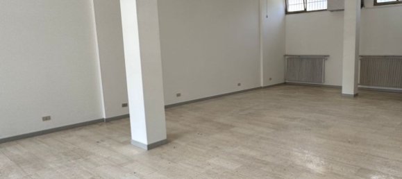 Gewerbliche Immobilie in Udine, Italy 121m², Nr. 311742 7