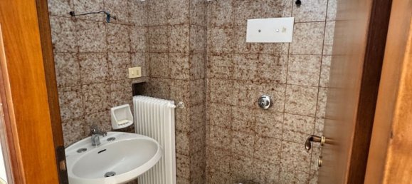 Gewerbliche Immobilie in Udine, Italy 121m², Nr. 311742 5