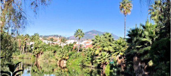 Apartamento de 3 dormitorios en Marbella, Spain No. 117982 6