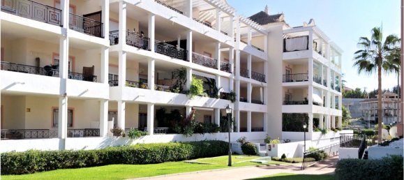 Apartamento de 3 dormitorios en Marbella, Spain No. 117982 3