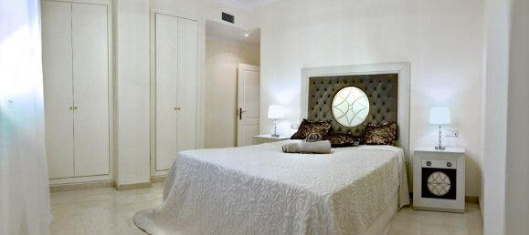 Apartamento de 3 dormitorios en Marbella, Spain No. 117982 18
