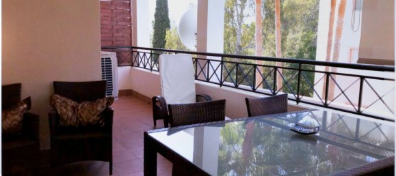 Apartamento de 3 dormitorios en Marbella, Spain No. 117982 2
