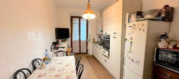 2 bedrooms Apartment in Florence, Italy No. 279087 3