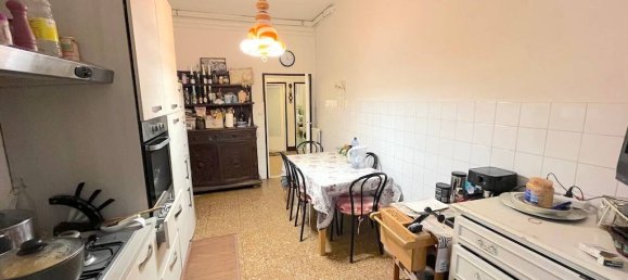 2 bedrooms Apartment in Florence, Italy No. 279087 4