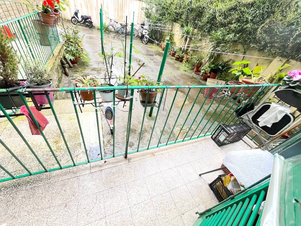 2 bedrooms Apartment in Florence, Italy No. 279087