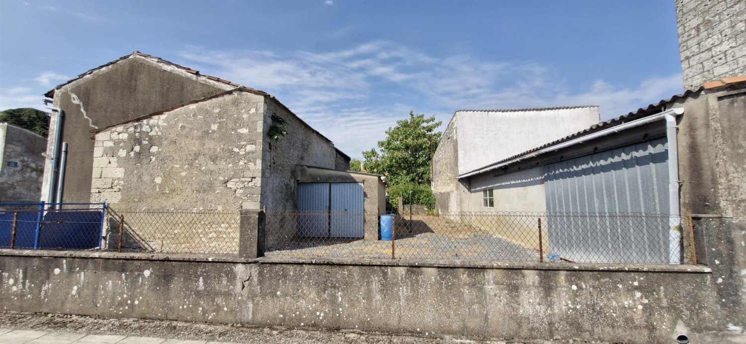 Дом с 2 комнатами в Приморская Шаранта, Франция № 301440