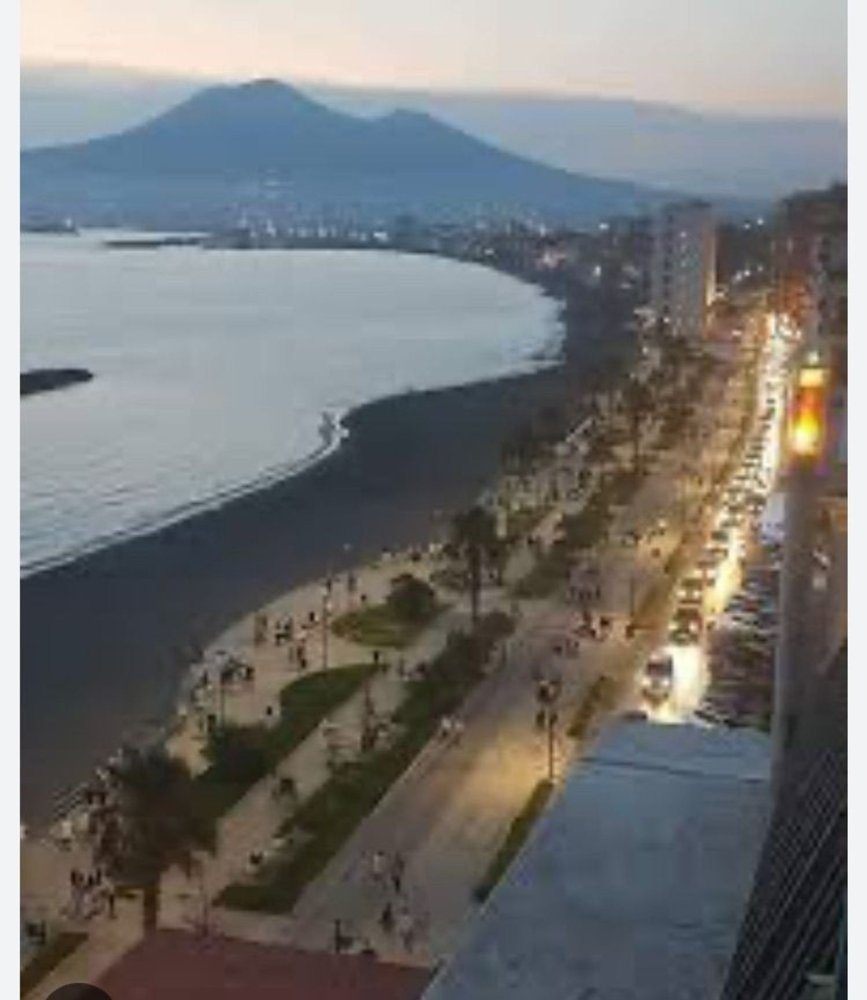 Gewerbliche Immobilie in Castellammare di Stabia, Italy 200m², Nr. 276653