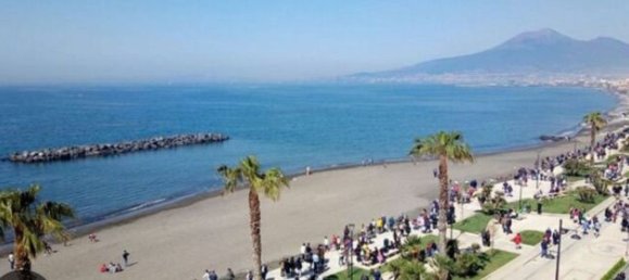 Gewerbliche Immobilie in Castellammare di Stabia, Italy 200m², Nr. 276653 5