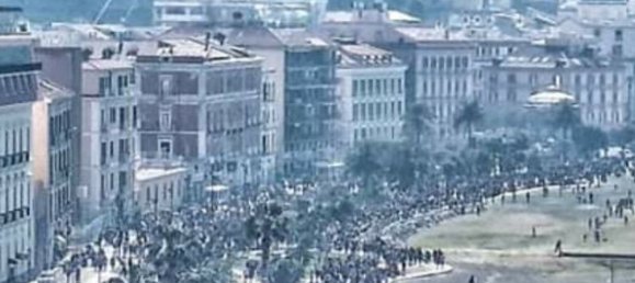 Gewerbliche Immobilie in Castellammare di Stabia, Italy 200m², Nr. 276653 2