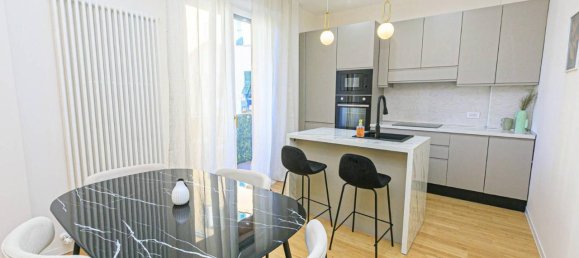 Квартира с 5 комнатами в Генуя, Италия № 32534 12