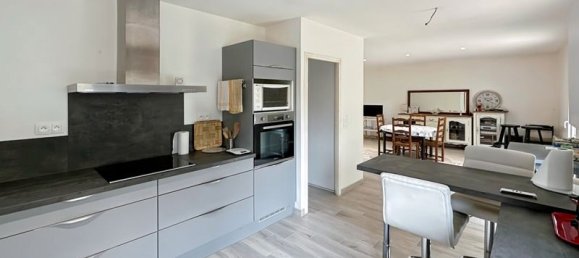 2 bedrooms House in Dordives, France No. 225253 3