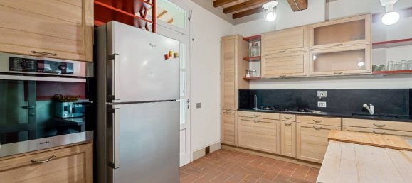 4 bedrooms Villa in Reggello, Italy No. 160152 9