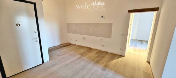 Apartamento de 2 dormitorios en Florence, Italy No. 52087 3