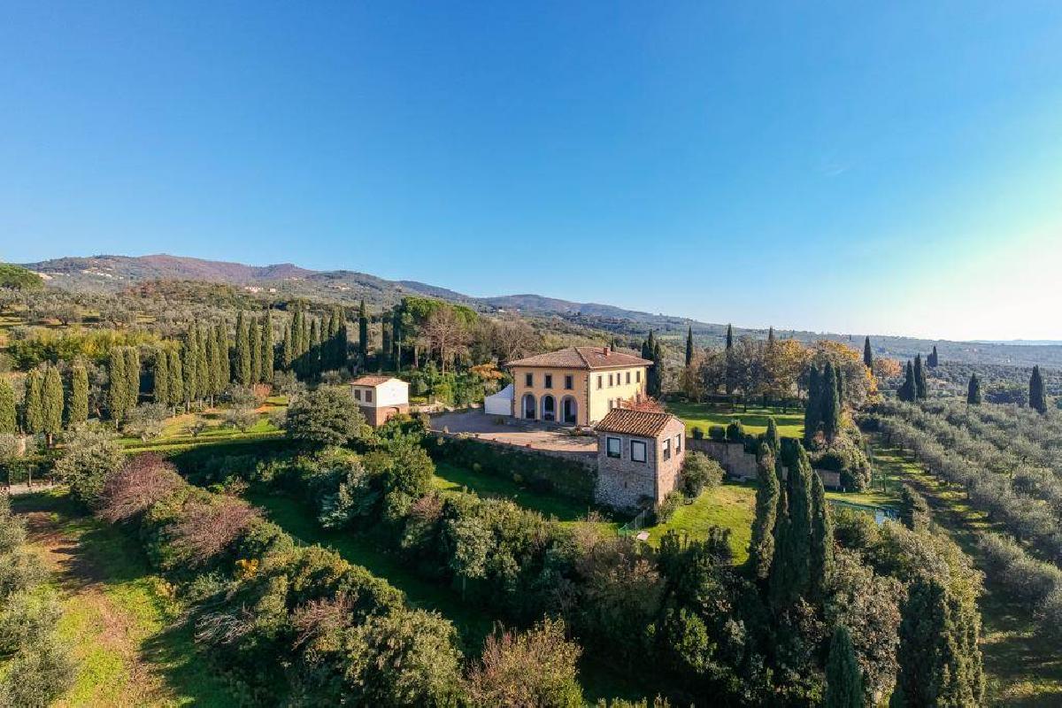 6 bedrooms Villa in Vinci, Italy No. 60022