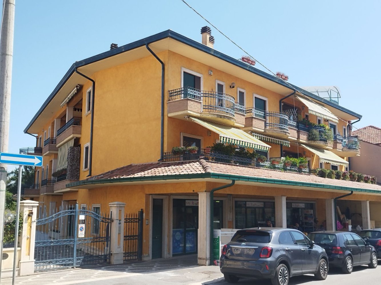 4 Schlafzimmer Wohnung in Avezzano, Italy, Nr. 337094