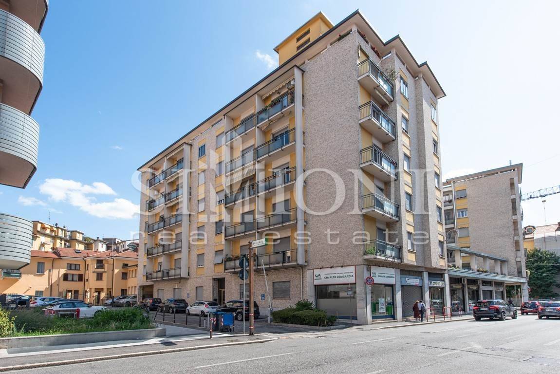 2 bedrooms Apartment in Varese, Italy No. 312507