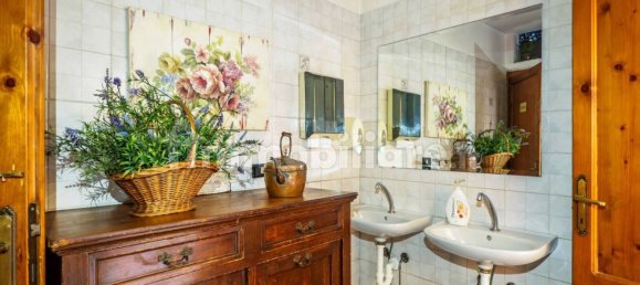 Propiedad comercial de 5 habitaciónes en Urgnano, Italy No. 259134 8