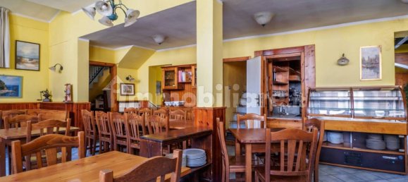 Propiedad comercial de 5 habitaciónes en Urgnano, Italy No. 259134 24