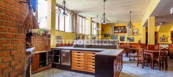 Propiedad comercial de 5 habitaciónes en Urgnano, Italy No. 259134 26
