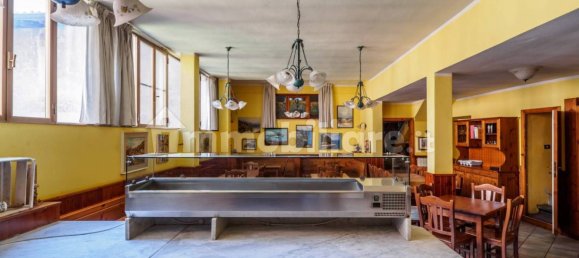 Propiedad comercial de 5 habitaciónes en Urgnano, Italy No. 259134 29