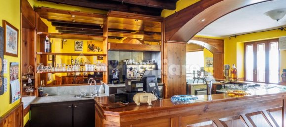 Propiedad comercial de 5 habitaciónes en Urgnano, Italy No. 259134 18