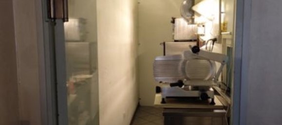 86m² Commercial property in Lendinara, Italy No. 364110 13