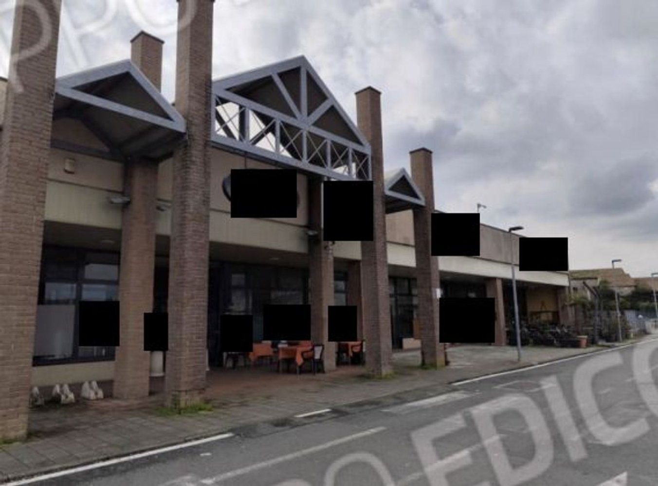 86m² Commercial property in Lendinara, Italy No. 364110