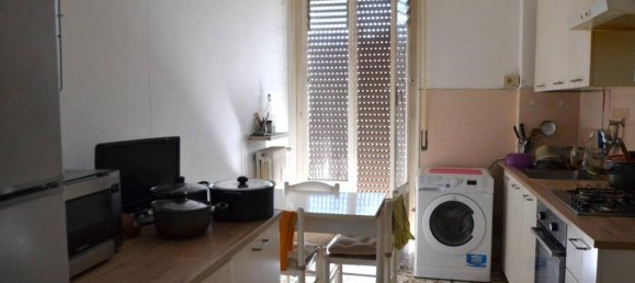 3 rooms Apartment in Parma, Italy No. 41976 4